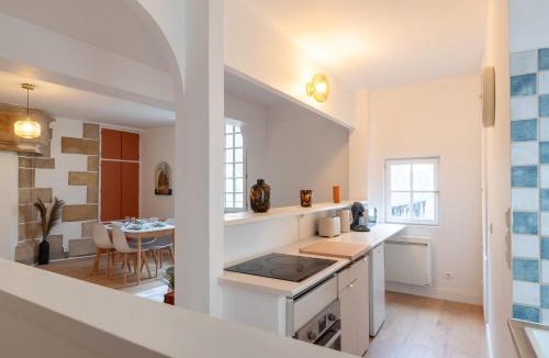 Montlucon Apartment | Cozy apartment in old Town Montluçon, market & restaurants