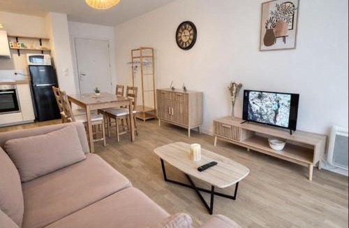 Lesquin Apartment | Cozy apartment with balcony 15 minutes from Lille