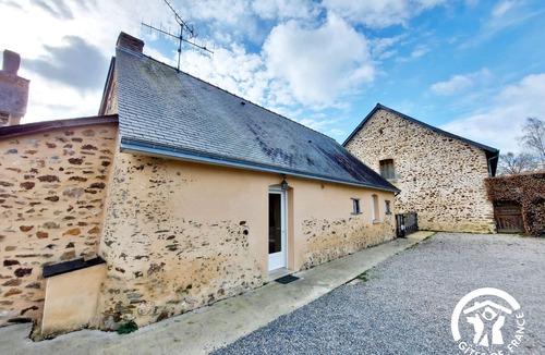 Courbeveille Cottage | Cozy, Bright Cottage with Southern Terrace, Near Attractions and Shops