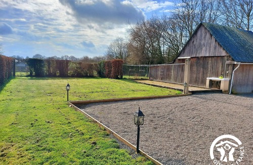 Courbeveille Cottage | Cozy, Bright Cottage with Southern Terrace, Near Attractions and Shops
