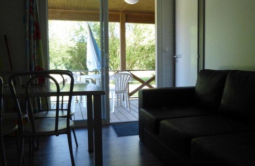 Sainte-Reine-de-Bretagne Ski Chalet | Cozy chalet for 4 with terrace in Sainte-Reine-de-Bretagne