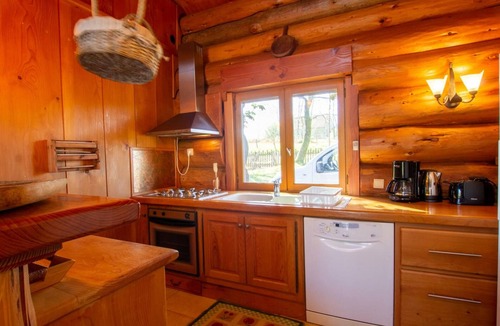 Dussac Cottage | Cozy chalet by a pond in Dussac