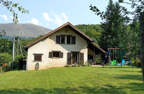 Saint-Jean-de-Vaulx Ski Chalet | Cozy Chalet Escape in the Alps