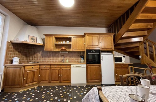 Ferrieres-sur-Sichon Cottage | Cozy cottage with terrace in Montagne bourbonnaise, pets allowed
