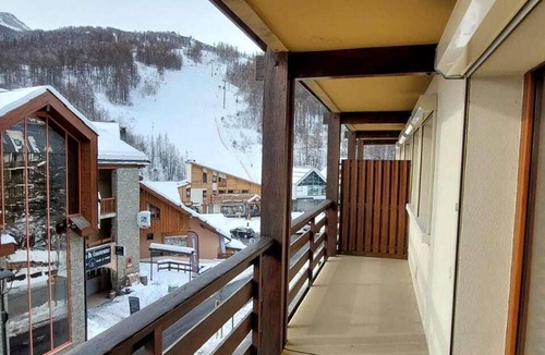 Chantemerle Apartment | Cozy studio for 4, ski-in/ski-out, WIFI, Chantemerle