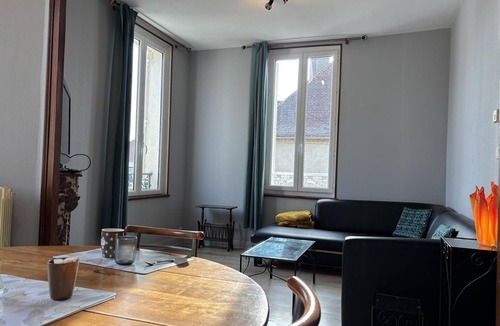 Saint-Gerand-le-Puy Cottage | Cozy gîte ideal for 2 guests - Central location
