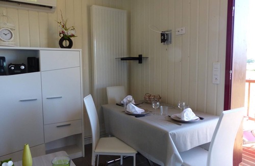Meillard Cottage | Cozy gîte with terrace and air conditioning near Saint Pourçain