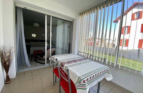 Cambo-les-Bains Apartment | Cozy Ground Floor Studio, Terrace, Parking, Pet-Friendly - Cambo-les-Bains