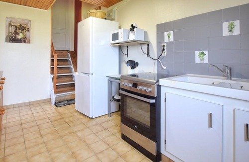 Saint-Christophe-du-Foc House | Cozy home in Saint-Christophe-du-Foc with WiFi