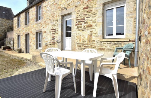 Saint-Christophe-du-Foc House | Cozy home in Saint-Christophe-du-Foc with WiFi