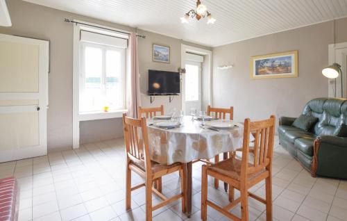 Saint-Christophe-du-Foc House | Cozy Home In Saint-Christophe-Du-Foc With Wifi