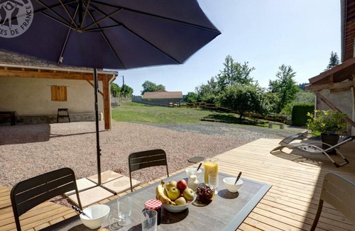 Champoly Cottage | Cozy house with private garden and terrace