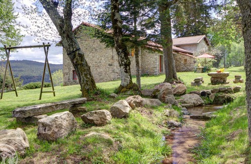 Chalmazel-Jeansagniere Cottage | Cozy lodging for 6 near slopes, pets allowed