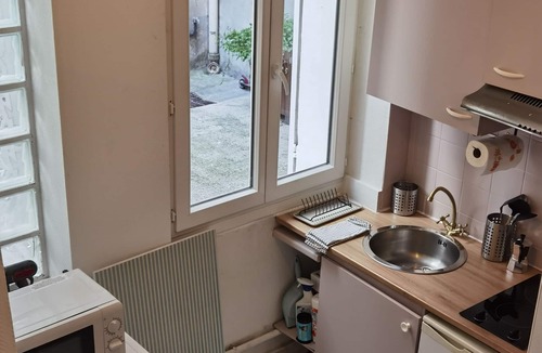 Riquet Stalingrad Apartment | Cozy Loft Studio Near Canal & Metro | in Paris 19e