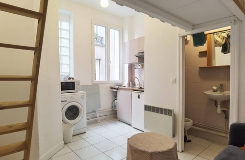 Riquet Stalingrad Apartment | Cozy Loft Studio Near Canal & Metro | in Paris 19e