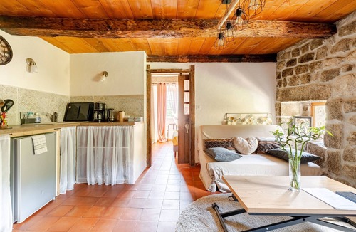Labastide-sur-Besorgues House | Cozy Retreat with Optional Jacuzzi and Sauna in the Green Ardèche