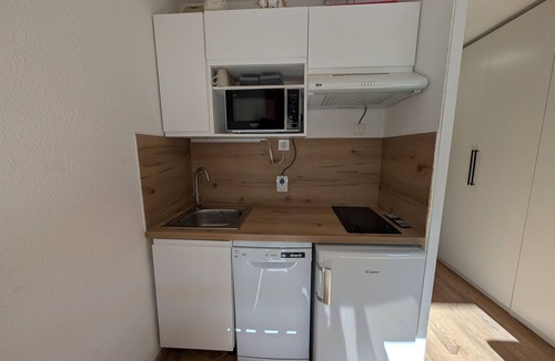 Montgenevre Apartment | Cozy renovated studio south-facing with slopes view and parking in Montgenèvre