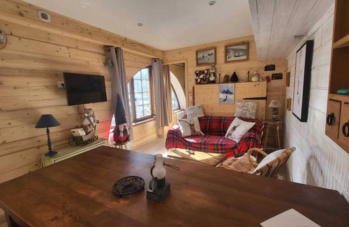 Forville Apartment | Cozy retreat just steps from the slopes