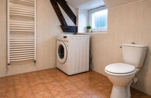 Issoudun Apartment | Cozy & Spacious "Le Saint-Cyr" Apartment – Right in Downtown