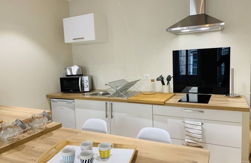 Clermont Ferrand City Centre Apartment | "Cozy spirit" on central plateau