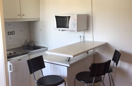 Arette Apartment | Cozy Studio for 2: Near Slopes & Shops, Free Parking, Ski Locker, Mountain View