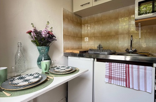 Excideuil Apartment | Cozy Studio in Excideuil, pets welcome