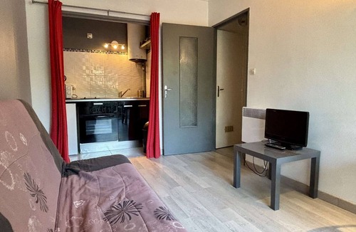 Argeles Plage Apartment | Cozy Studio Near Beach, Shops & Parking – Perfect for Couples!