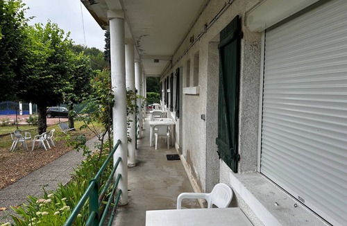 La Roche-Posay Apartment | Cozy studio with WIFI, garden, parking near center & Thermal Baths