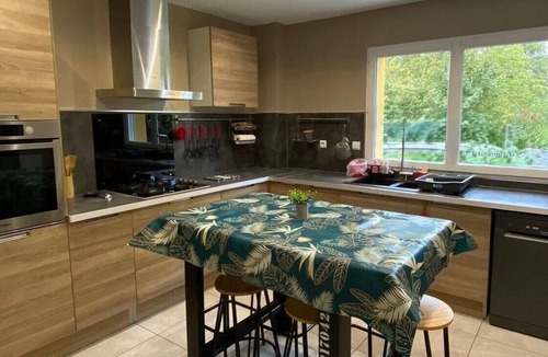 Roeze-sur-Sarthe Villa | Cozy villa, ideal for families, near the 24-hour race track, La Flèche Zoo, garden, parking