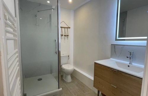 Saint-Pierre-la-Vieille Apartment | Cresme's Vacation Rentals