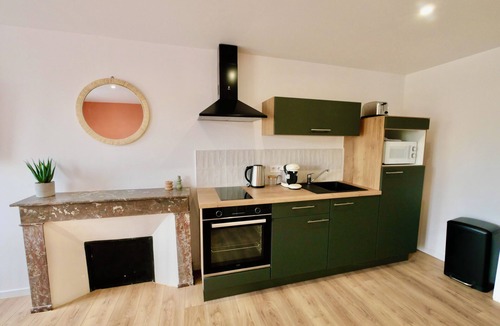 Carentan Apartment | D-DAY SUITES carentanlocation.fr: TERRA - Downtown/2-minute walk from the train station