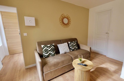 Carentan Apartment | D-DAY SUITES - carentanlocation.fr: DUNE - Downtown - Sleeps 4/2 min from the train station