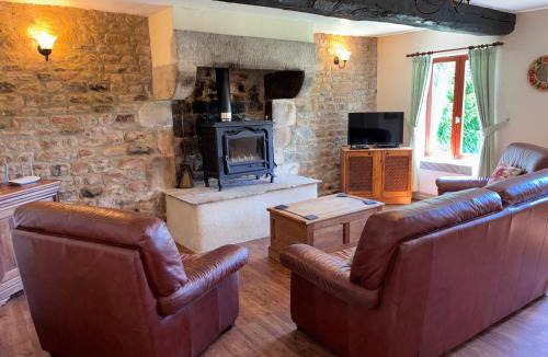 Le Mesnil-Gilbert House | Daisy Cottage with seasonal Swimming Pool