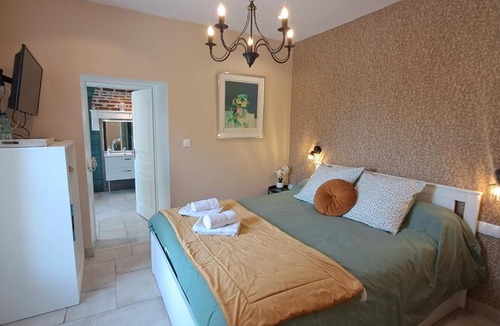 Saint-Remy-en-Rollat House | Dans colombier proche de Vichy parking privé