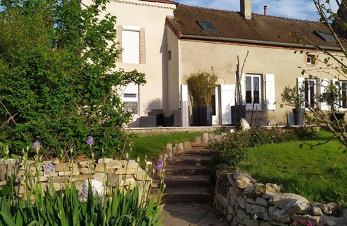 Saint-Remy-en-Rollat House | Dans colombier proche de Vichy parking privé
