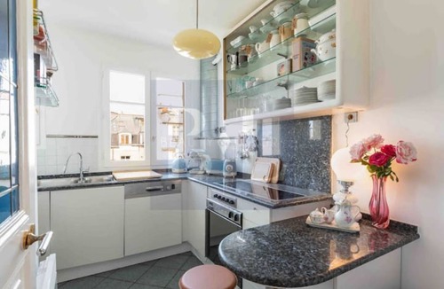 Saint-Germain-des-Pres Apartment | Dauphine Lux 6emne arrondissement center of Saint Germain 2beds 1bath