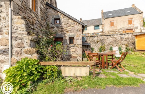 Chambon-sur-Lac House | de Bressouleille - Chambon SUR LAC