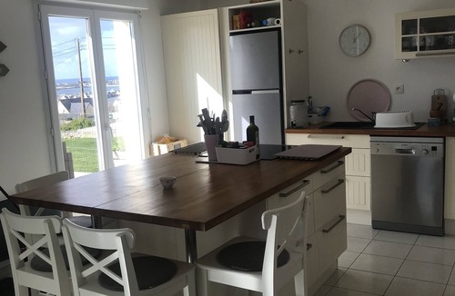 Poulgoazec House | Dead-end house with sea view in Plouhinec, ideal for families.