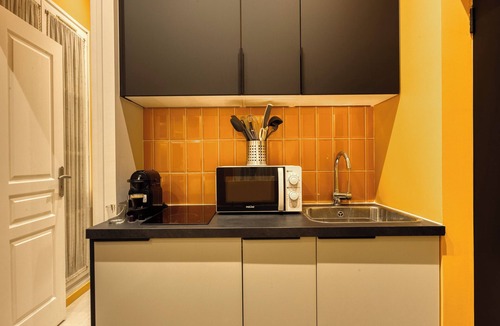 Melun Apartment | Deluxe SPA suite: caramel sweetness