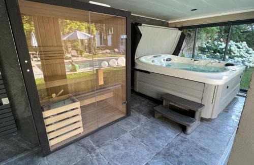 Fontainebleau Bed & Breakfast | Demeure Les Aiglons, Chambres d'hôtes & Spa