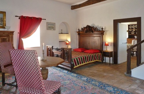 Chateau-sur-Allier House | Dependance of a 16th century castle listed as an historical monument!