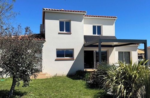 Estagel Villa | Design villa with air conditioning, spa, pool & 4* view