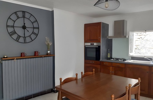 Mandagout House | Detached Holiday Home in a Peaceful Setting with Mountain Views and Private Garden