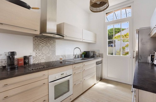 Fouras House | Detached House, 4 Bedrooms, 100m from Beach, Enclosed Garden