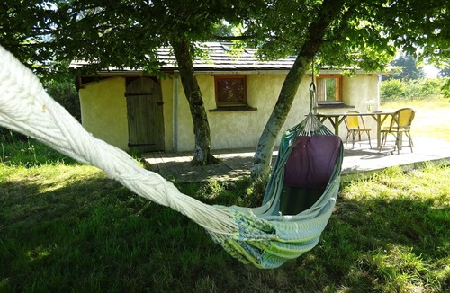 Ploermel Cottage | detached house in a bale of straw