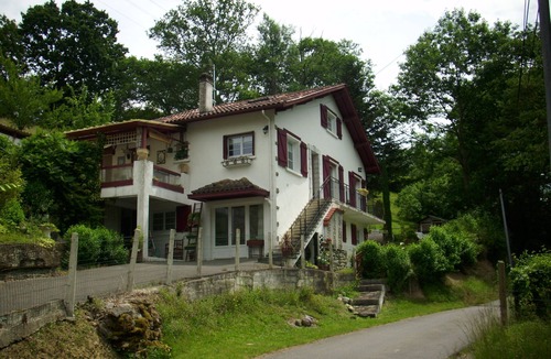 Garindein House | detached house in the countryside calm nature hiking pathuperb region