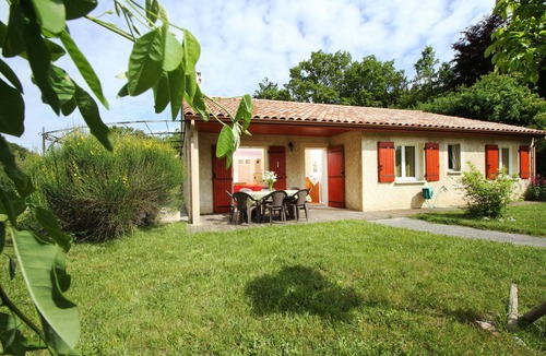 Chastel-Arnaud House | Detached house measuring 135 m² at an elevation of 650 m, located between Vercors and Provence, with electric vehicle charging