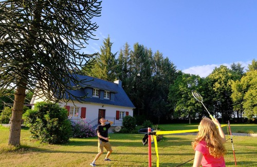 Plouguernevel House | Detached house with very large private garden in a quiet location
