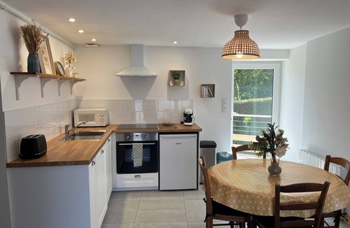 Roz-sur-Couesnon House | Detached stone house - Mt. St. Michel - set on a hill overlooking the bay