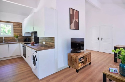 Mauroux Villa | Detached villa for 4 people, 1 bathroom, sleeps 6